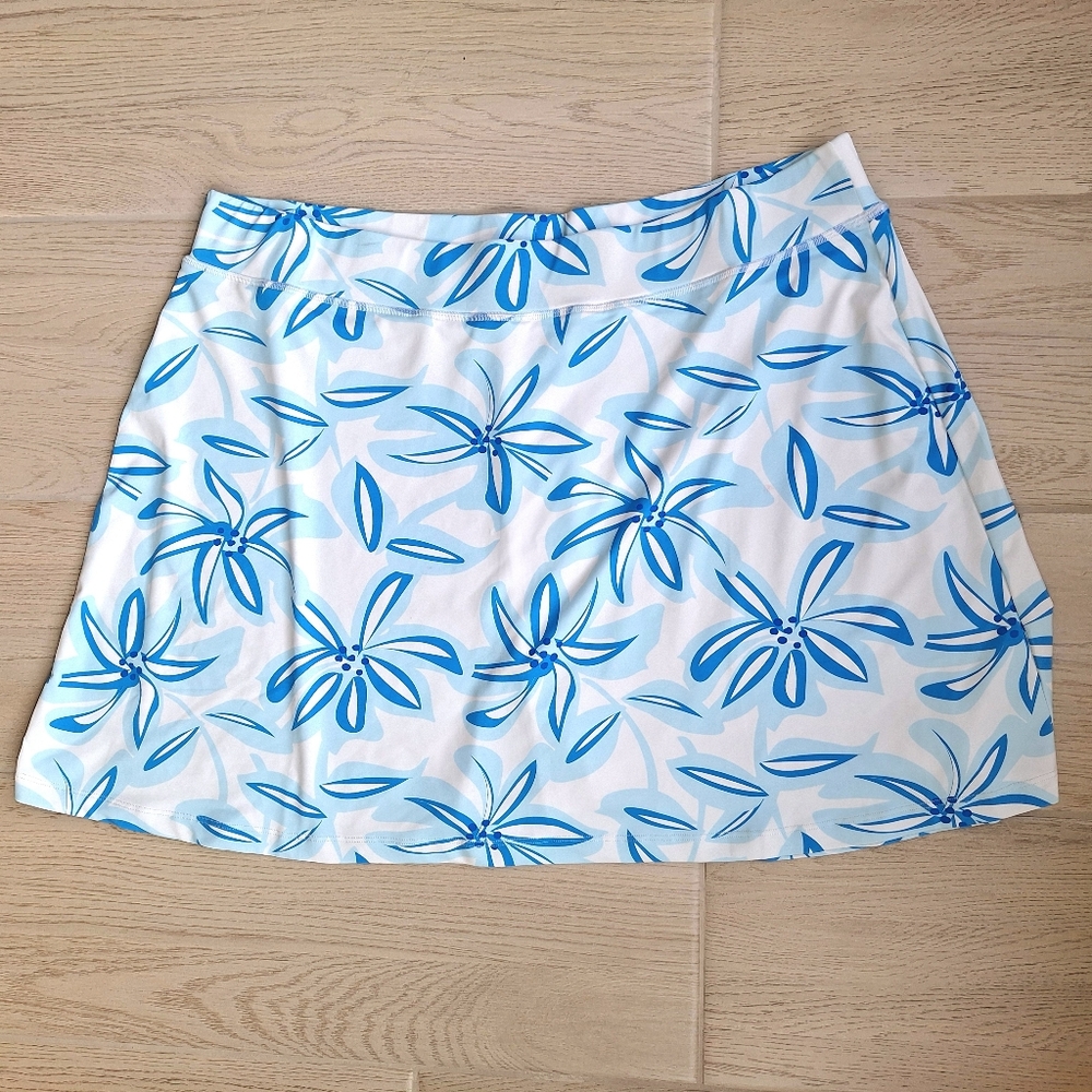 NEW Mary Square Hamptons Skort UPF 50 in Tiki Tme White And Blue Floral Size XL